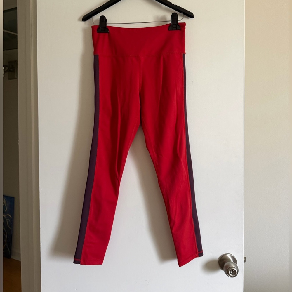 Zyia Active Red Royalty Stripe Light N Tight Hi Rise Crop Leggings size 6/8 EUC - Picture 5 of 8